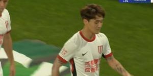媒体人：无缘由攻击球员家人，甚至是拿喇叭骂人，真的让人唾弃！